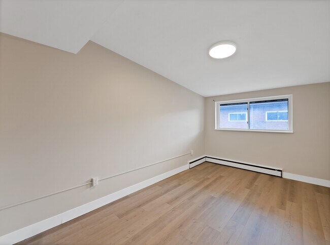 Photo du bâtiment - 2623 King St E