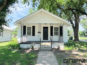 Building Photo - 516 W 13th Ave