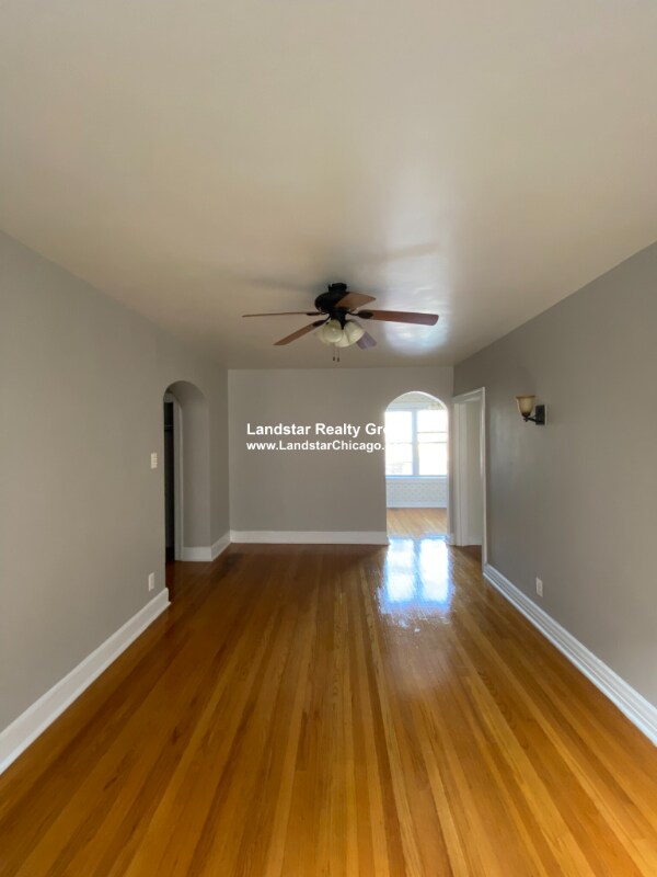 Foto del edificio - 5043 N Springfield Ave