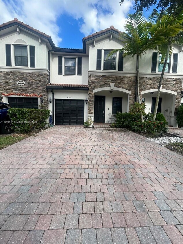 Foto principal - 4259 SW 164th Ct