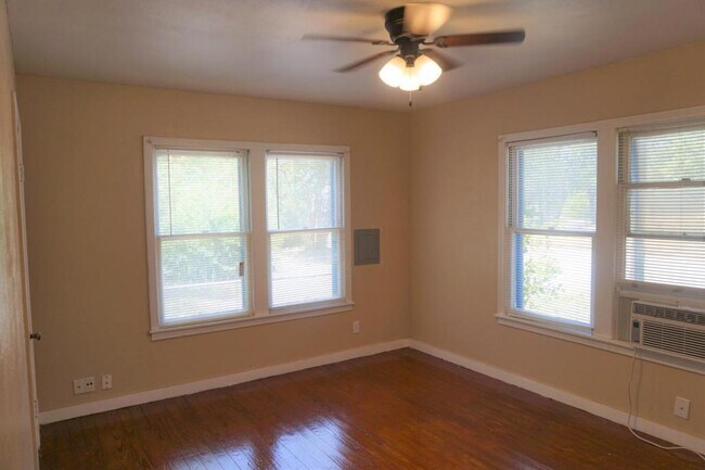 Building Photo - 226 E. Lindbergh Blvd.