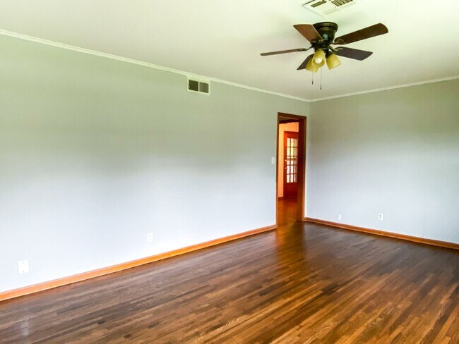 Foto del edificio - Beautiful 3 bedroom home recently updated