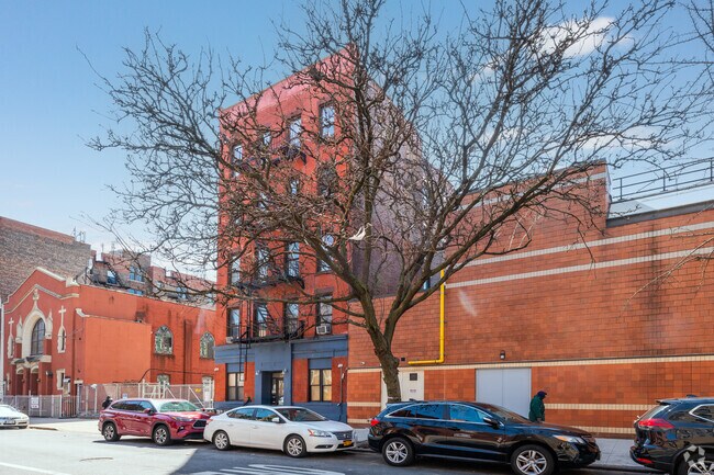 Fotografía del edificio - 66 W 138th St