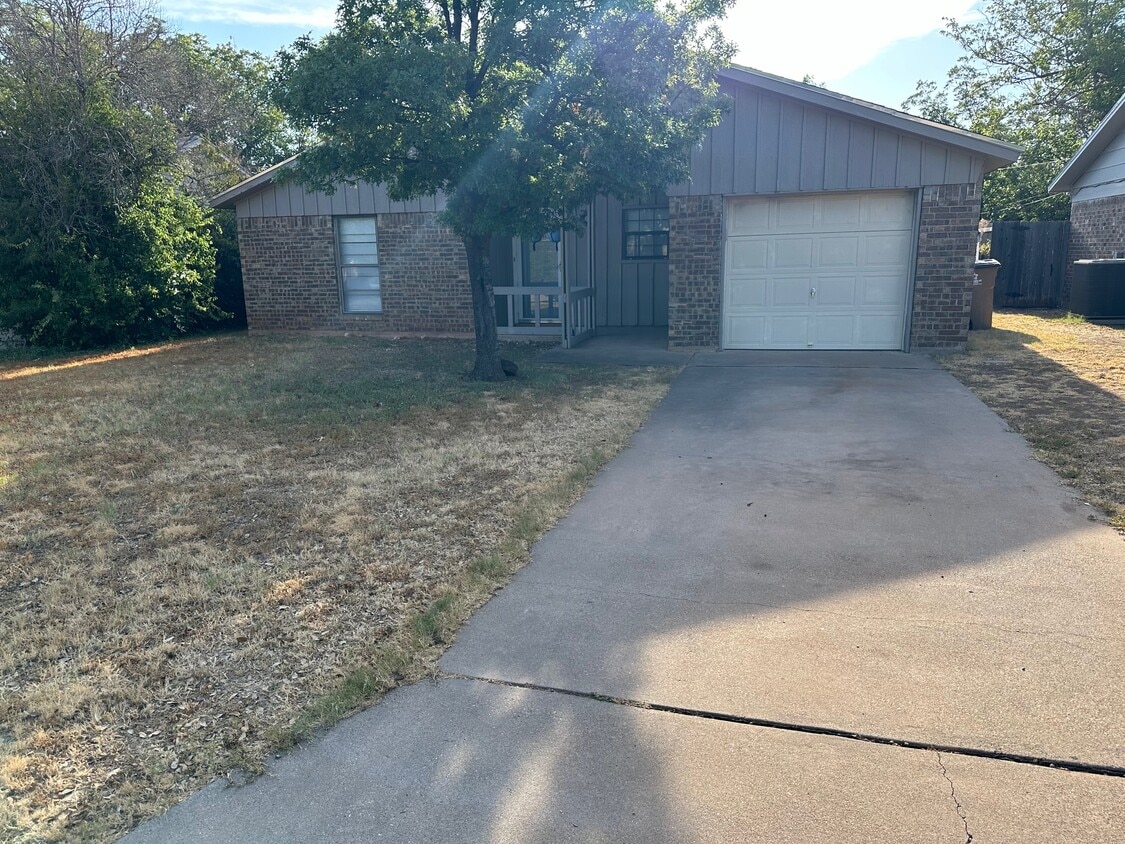 Foto principal - 1028 Woodruff St