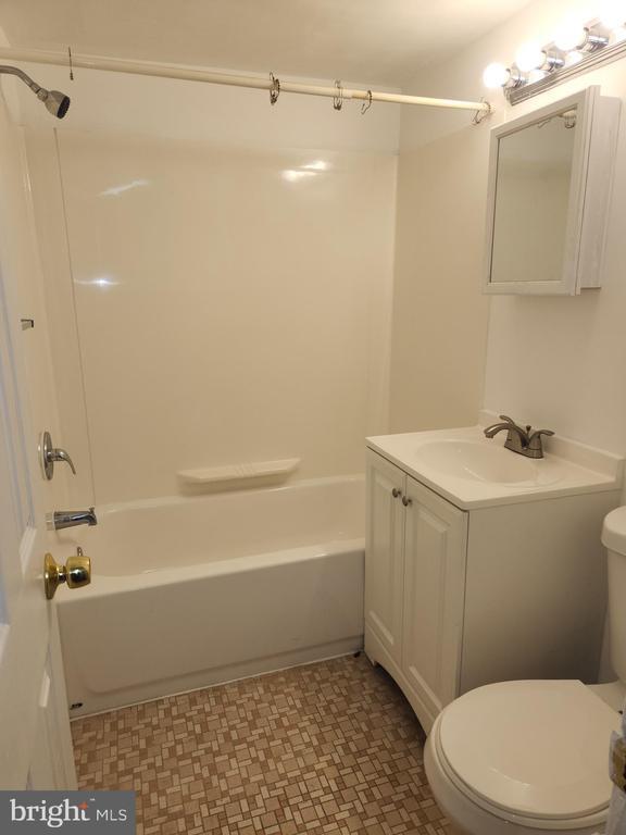 Foto del edificio - 11322 Cherry Hill Rd