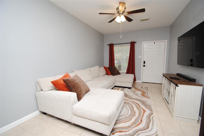 Foto del edificio - 8319 Greys Ln