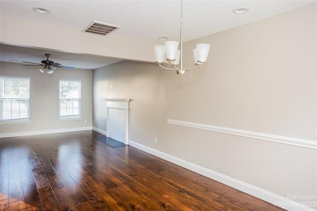 Foto del edificio - 7822 Shiny Meadow Ln