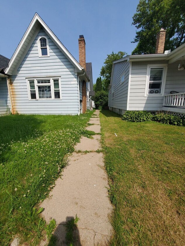 Primary Photo - 1535 Arthur Ave