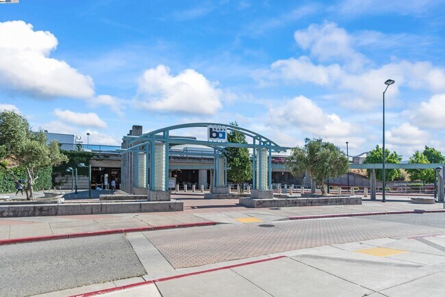 Building Photo - 5501 DeMarcus Blvd