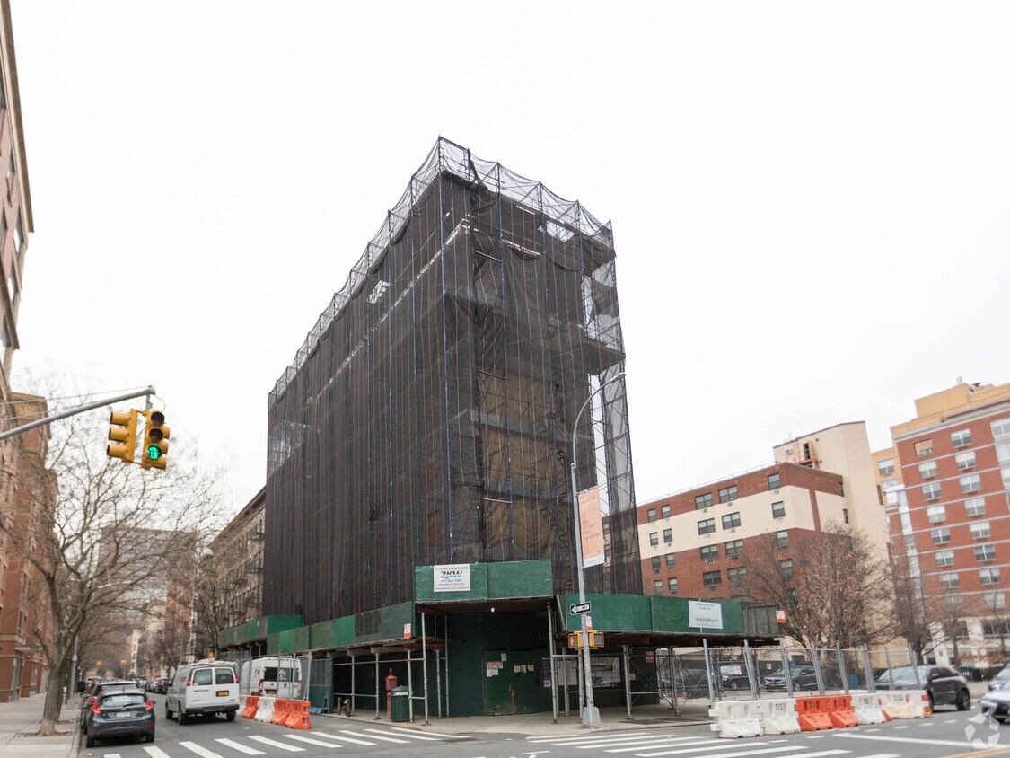 Foto principal - 2171 Frederick Douglass Blvd