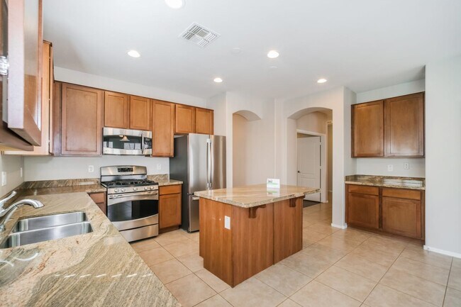 Foto del edificio - 18550 W Oregon Ave