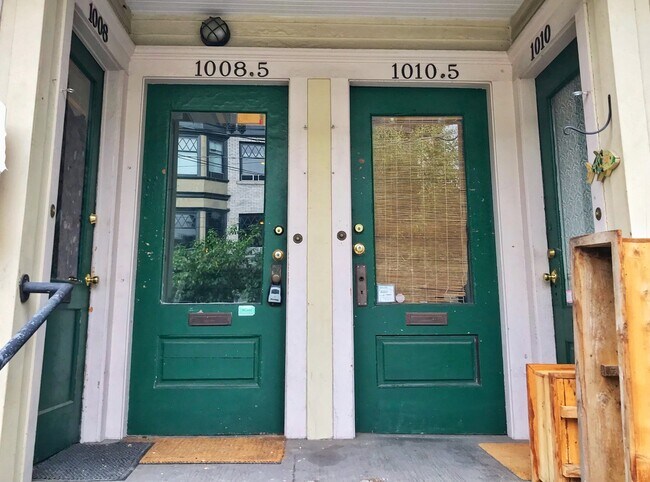 Building Photo - 1008 E Harrison St