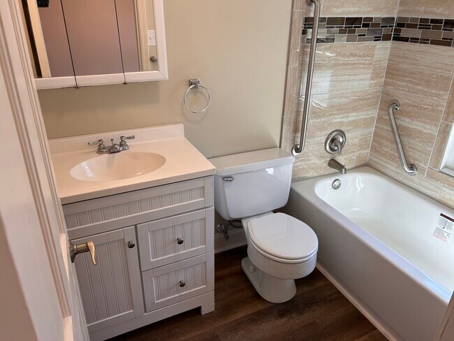 Building Photo - 3920 Hoosac St