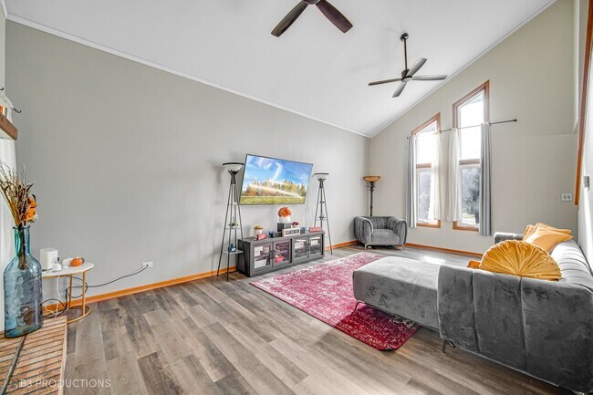 Foto del edificio - 3207 Longford Dr