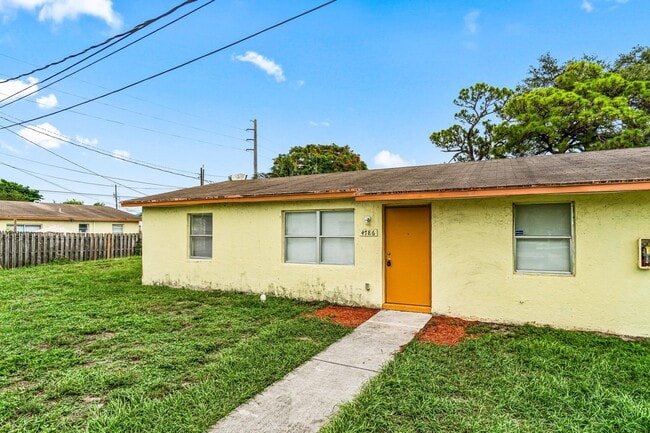 Building Photo - 4786 Gulfstream Rd