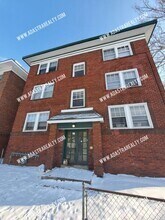1125 W 40th St