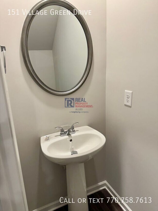 Building Photo - 151 Vlg Grn Dr