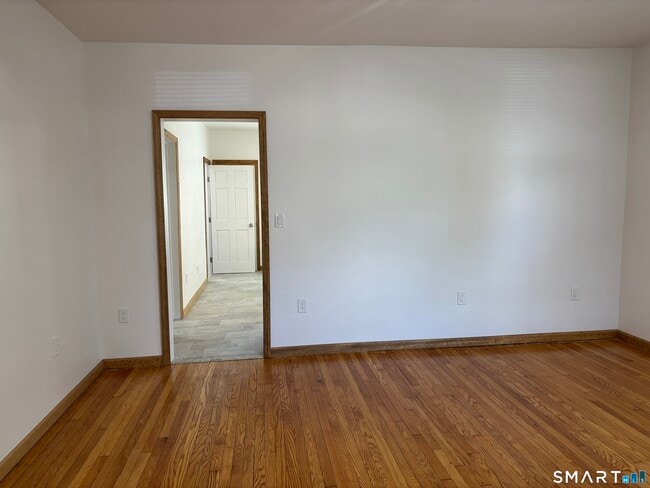 Building Photo - 28 Eld St