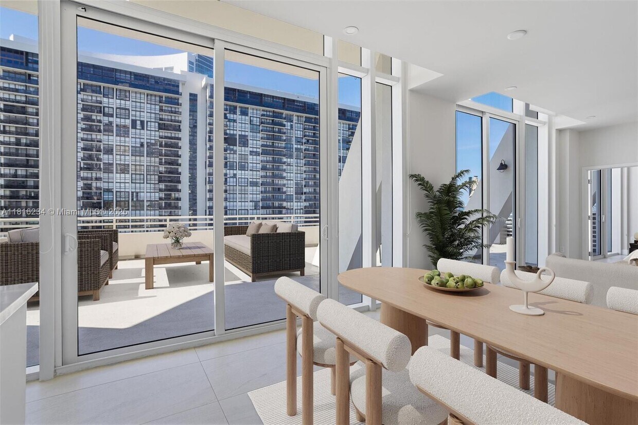 Foto principal - 555 NE 34th St