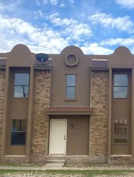 Building Photo - 2903 Patzcuaro Dr
