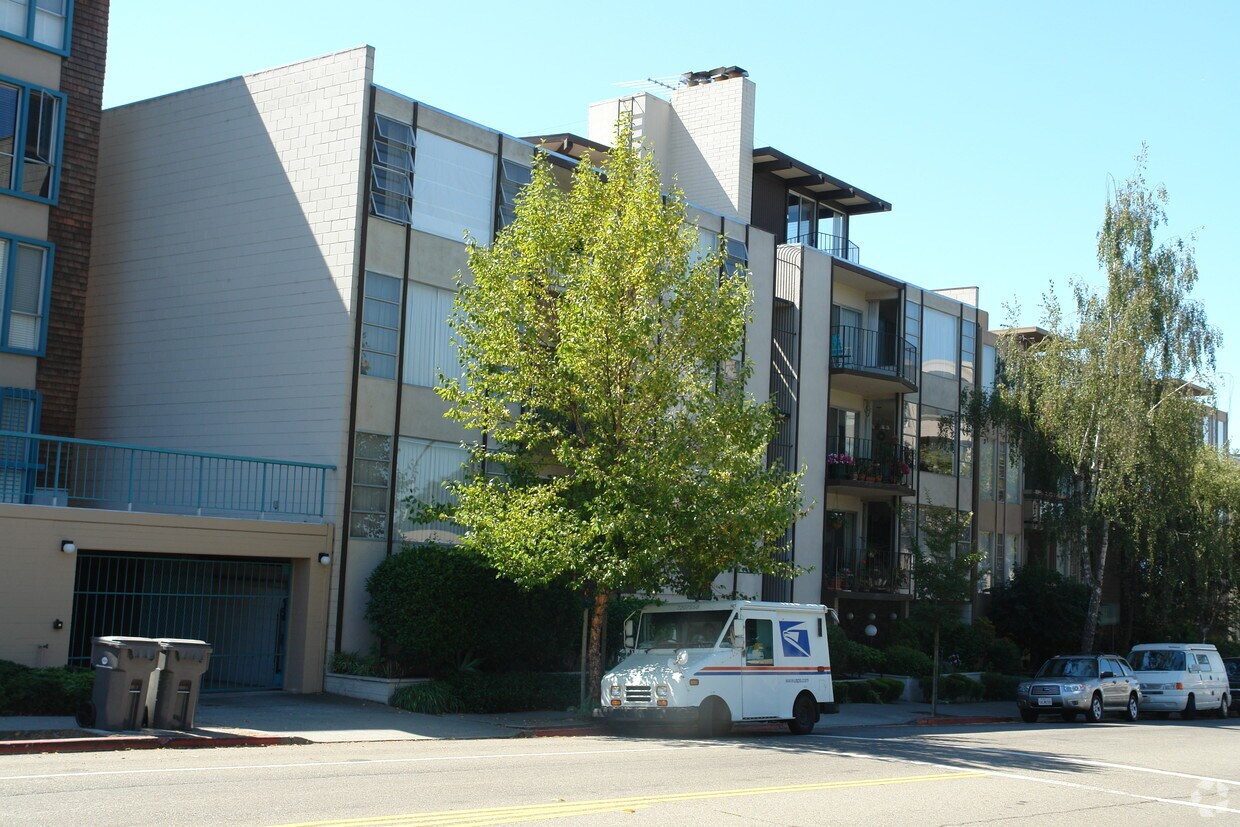 Foto principal - 5401 Broadway