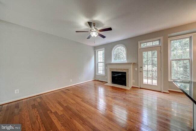 Foto del edificio - 6138 Manchester Park Cir