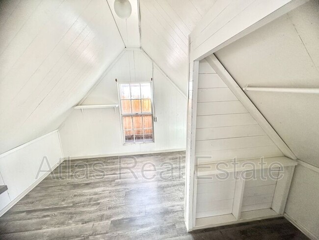 Building Photo - 117 Ruxton Ave