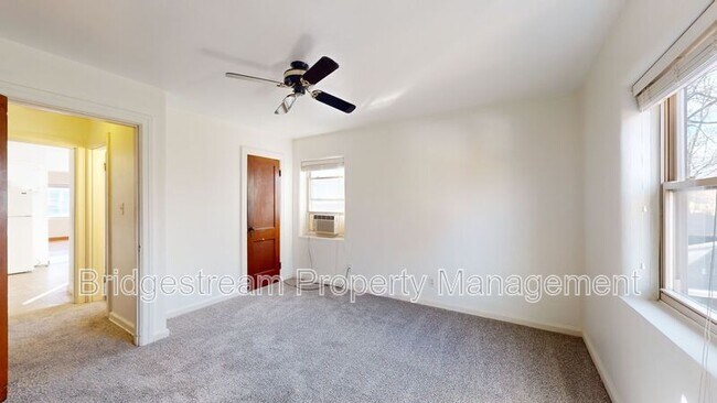 Foto del edificio - 1413 Old Ln Ave