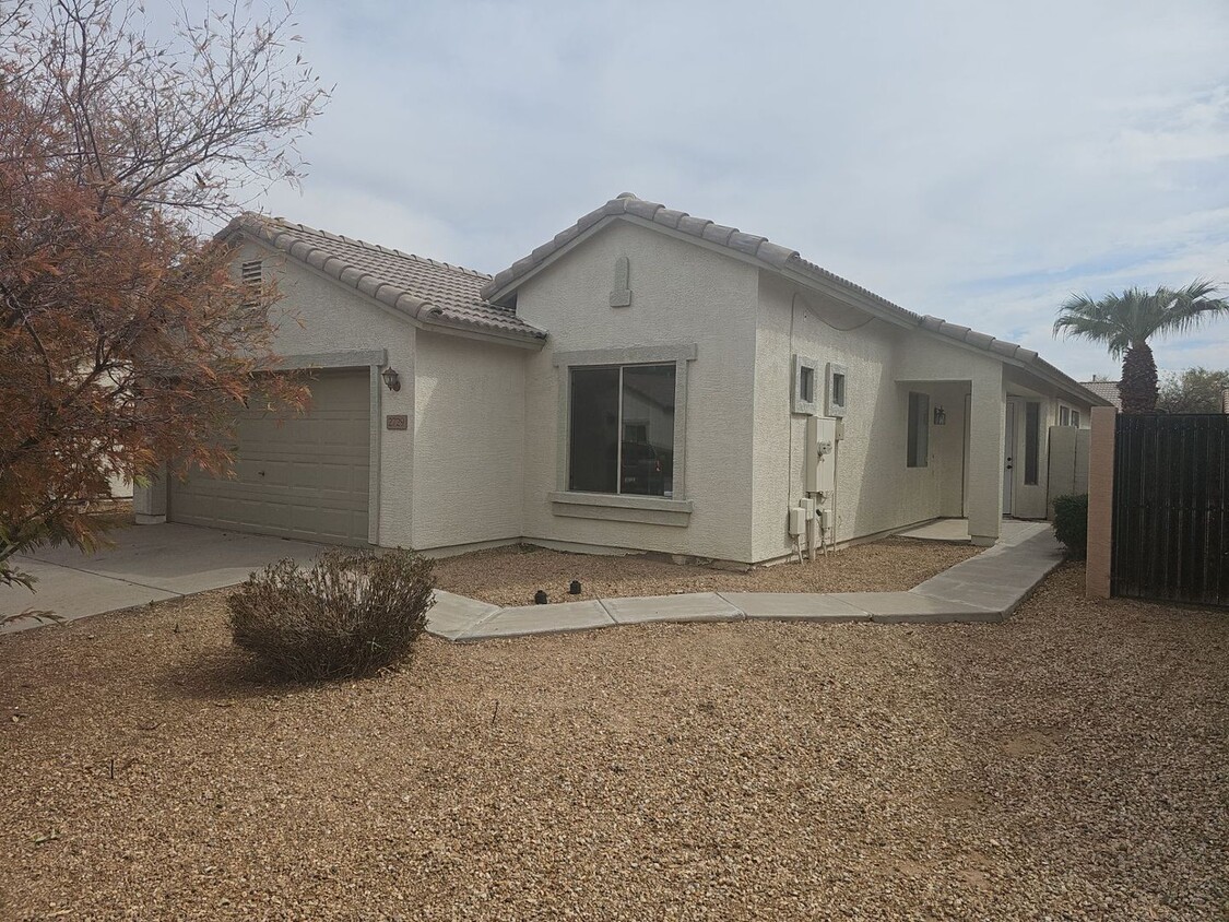 Primary Photo - SPACIOUS and beautifully remodeled home! E...