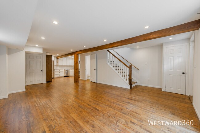 Foto del edificio - 1709 W Barry Ave
