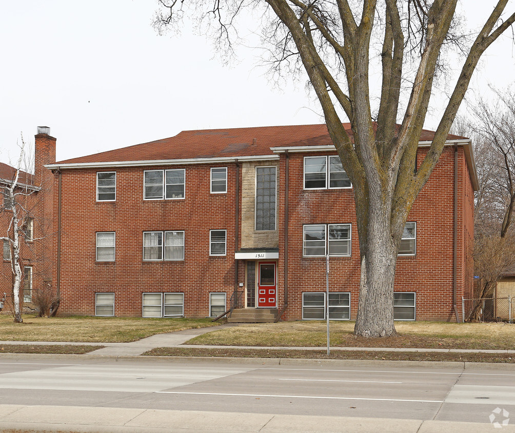 Building Photo - 1511 Larpenteur Ave W