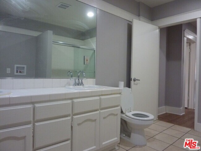Foto del edificio - 1330 Crenshaw Blvd