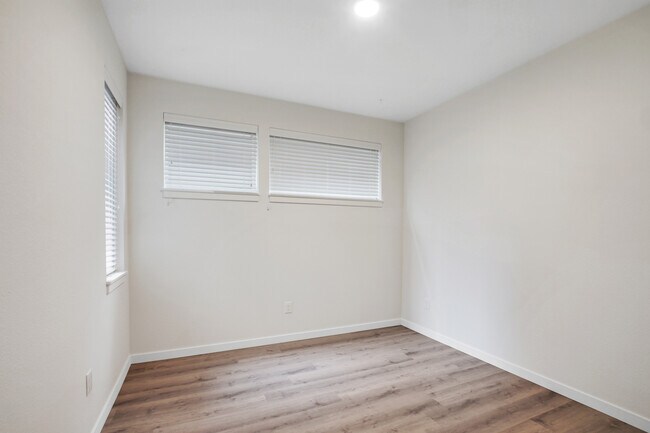 Building Photo - 5959 S Virginia Ave