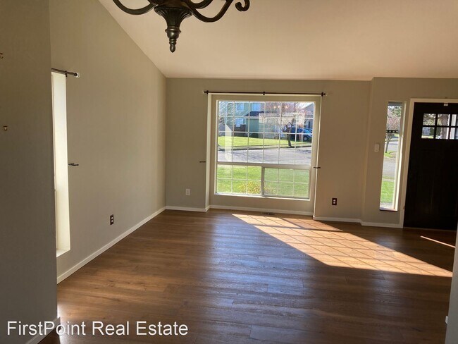 Building Photo - 3 br, 2.5 bath House - 3373 Garland Place