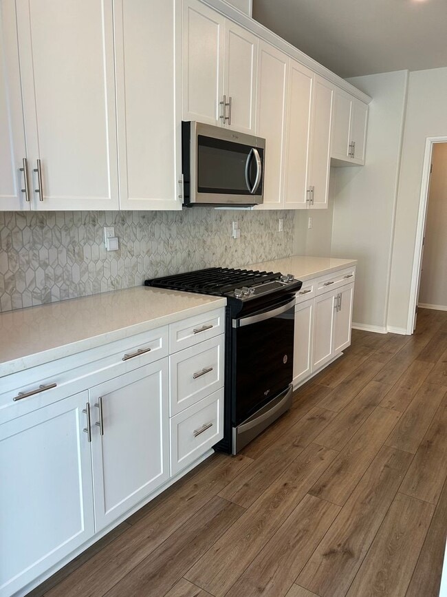 Building Photo - 40596 Birchfield Dr