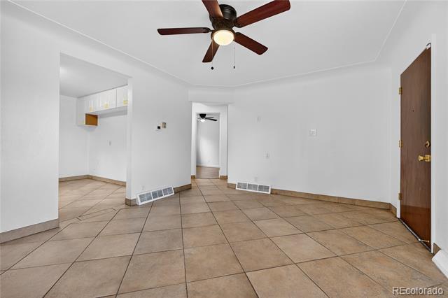 Foto del edificio - 225 S Yates St