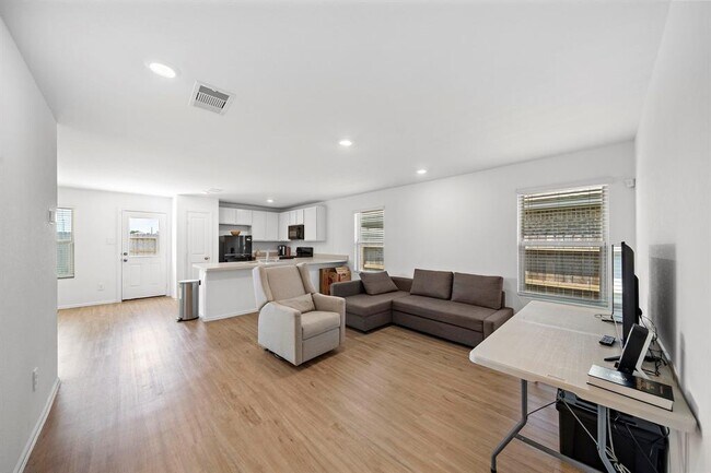 Building Photo - 24107 High Country Dr