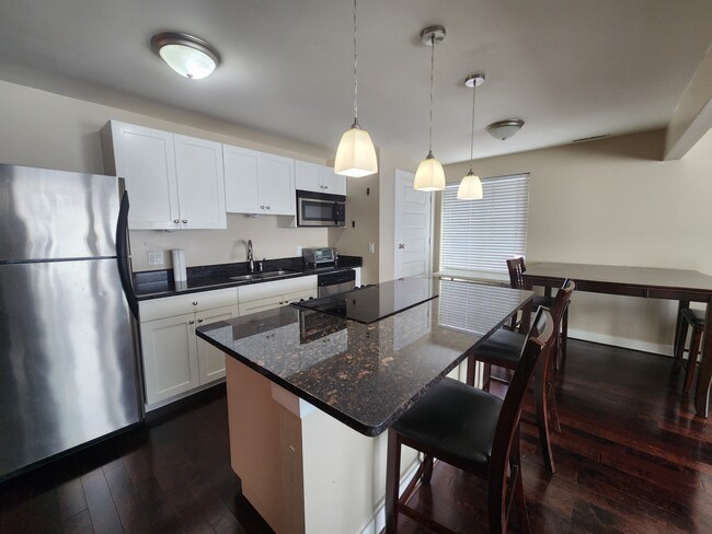 Building Photo - 319 S 800 E