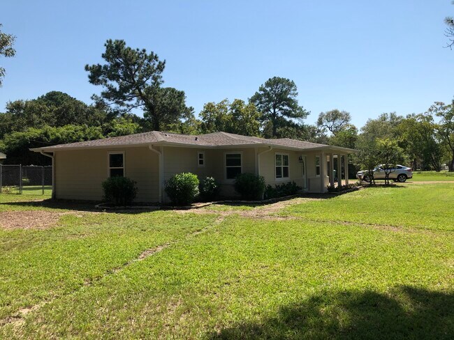 Building Photo - 2619 Loganberry Cir