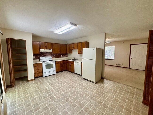 Foto del edificio - 358 Bradley Woods Ct NW