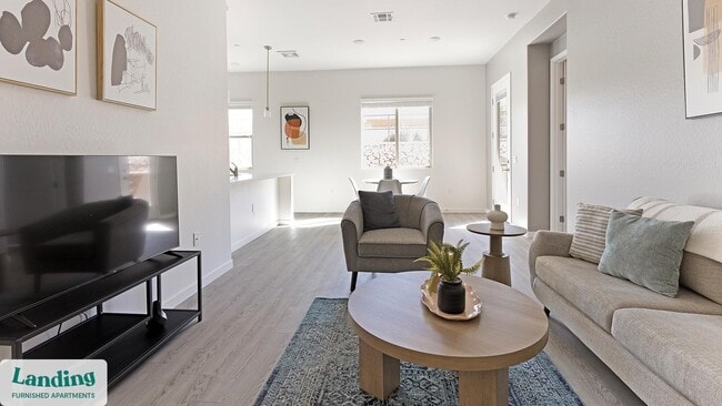 Foto del edificio - 375 E Linda Vista Blvd