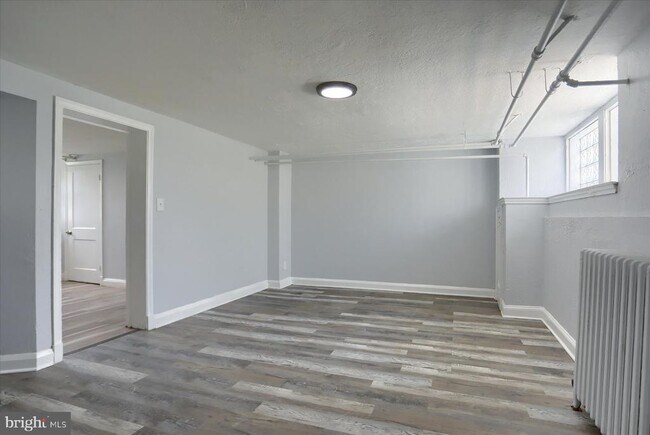 Foto del edificio - 1323 N Kenwood Ave