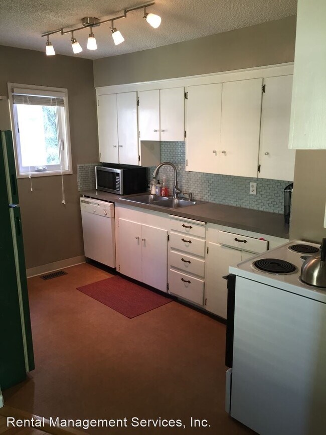 Building Photo - 2 br, 1 bath House - 7127 N Syracuse St
