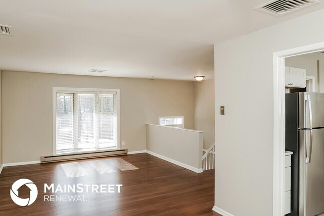 Building Photo - 4010 Sedgewood Ln