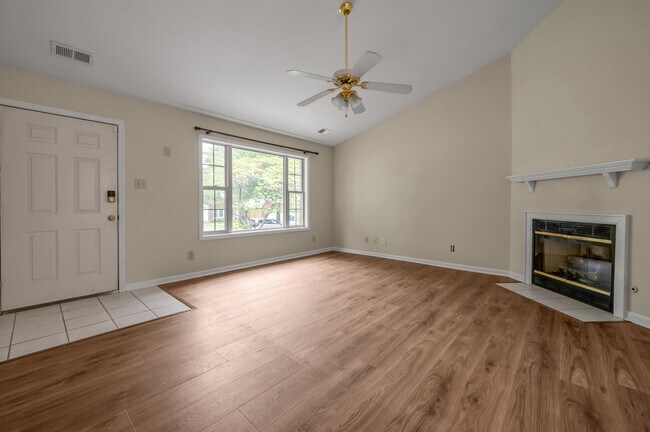 Foto del edificio - 2347 Stonewood Ln