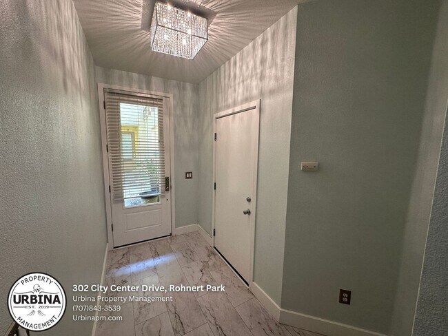 Foto del edificio - Modern 3-Bedroom Townhome in the Heart of ...