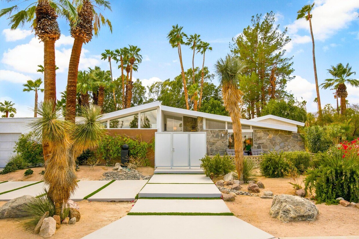 Primary Photo - 73265 Tamarisk St