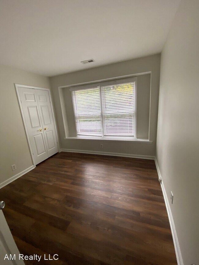 Building Photo - 2 br, 2.5 bath House - 7229 Meeting St