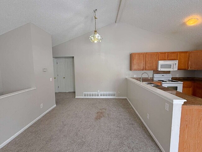 Foto del edificio - $500 OFF FIRST MONTHS RENT!!! Wonderful 4 Bedroom Ranch in Lexington East and Minutes to Buckley SFB