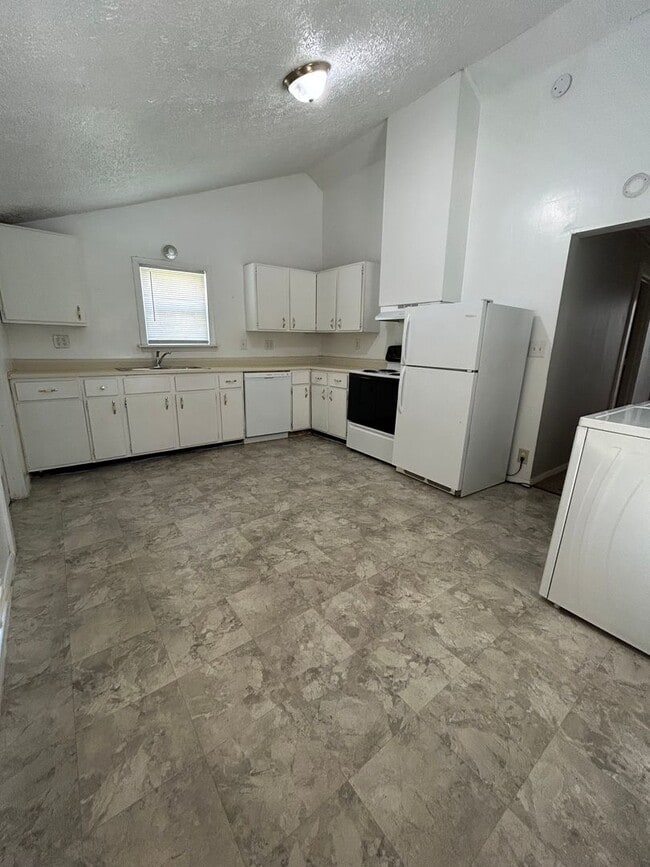 Photo - 1402 Alabama St Apartment